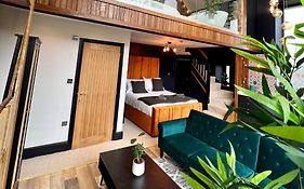 Plas Coch Luxury Barn